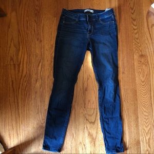 Dark wash hollister jeggings size 7R